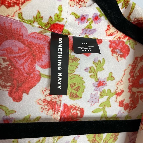 Something Navy Red Poppy Gina Floral Coverup - Picture 7 of 8